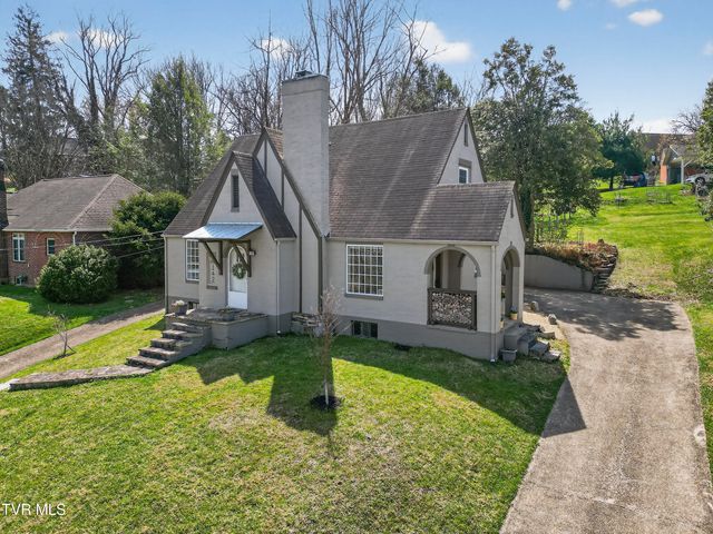 142 Campbell Avenue, Marion, VA 24354