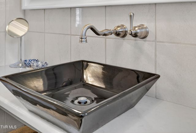 142 Campbell Avenue, Marion, VA 24354