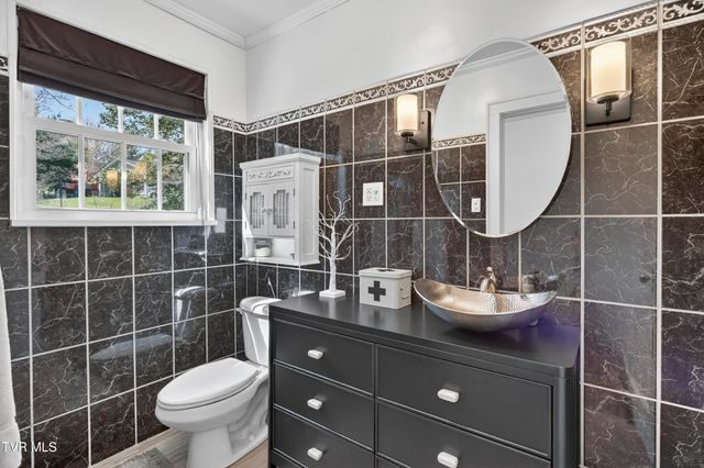 142 Campbell Avenue, Marion, VA 24354