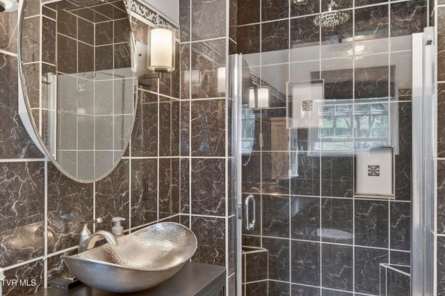 142 Campbell Avenue, Marion, VA 24354