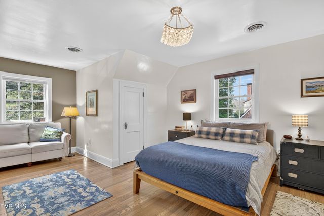 142 Campbell Avenue, Marion, VA 24354