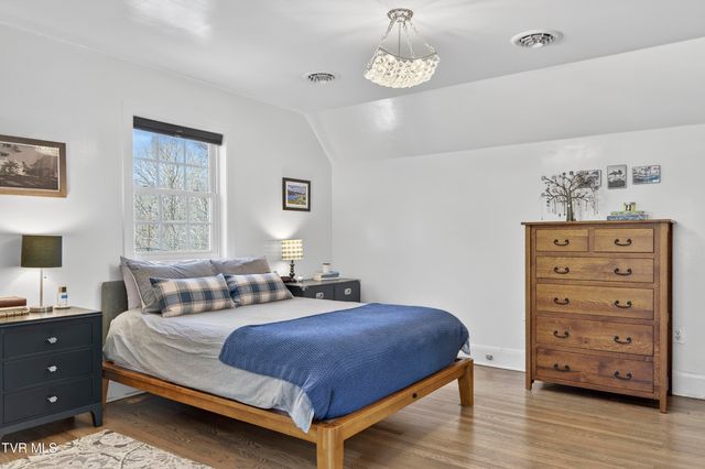 142 Campbell Avenue, Marion, VA 24354