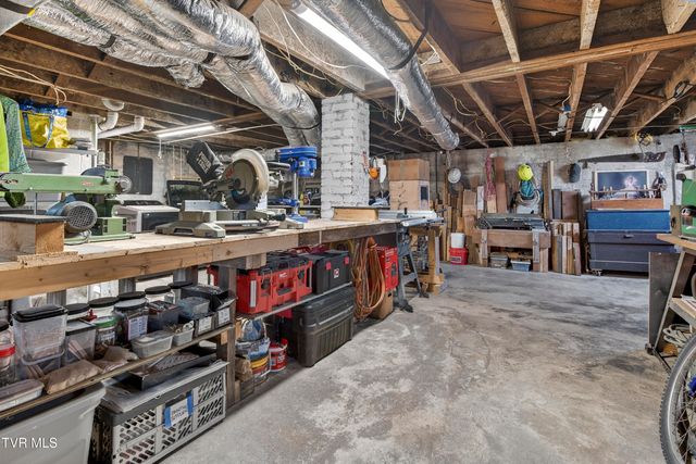 142 Campbell Avenue, Marion, VA 24354