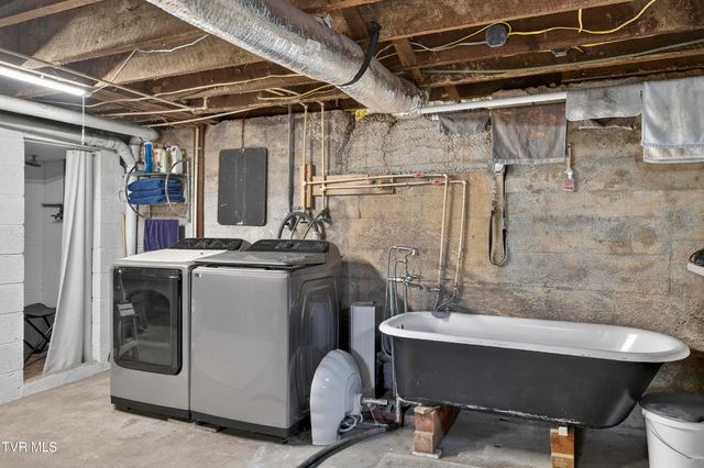 142 Campbell Avenue, Marion, VA 24354