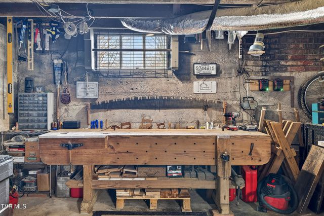 142 Campbell Avenue, Marion, VA 24354