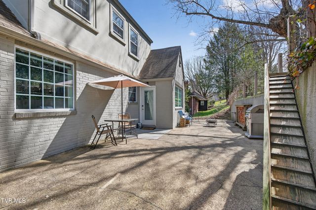 142 Campbell Avenue, Marion, VA 24354