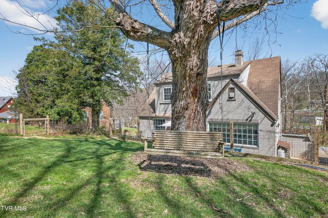 142 Campbell Avenue, Marion, VA 24354