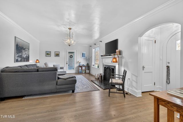 142 Campbell Avenue, Marion, VA 24354