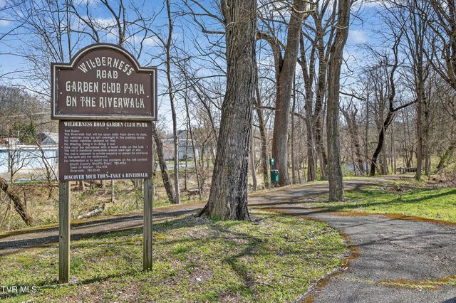 142 Campbell Avenue, Marion, VA 24354