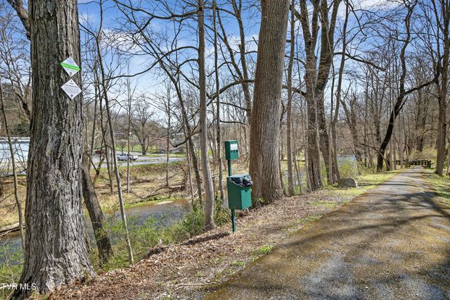 142 Campbell Avenue, Marion, VA 24354