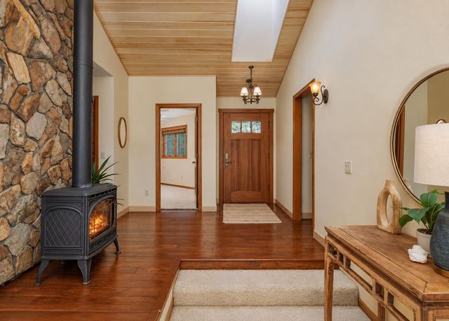 13868 Hemlock Dr, Penn Valley, CA 95946