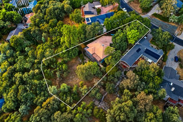 13868 Hemlock Dr, Penn Valley, CA 95946