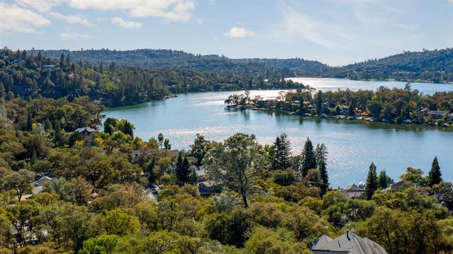 13868 Hemlock Dr, Penn Valley, CA 95946
