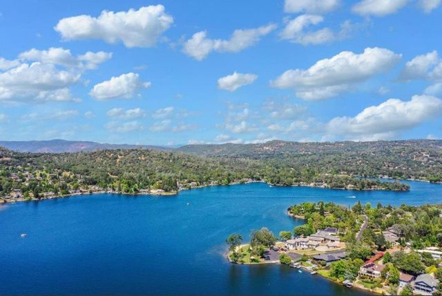 13868 Hemlock Dr, Penn Valley, CA 95946