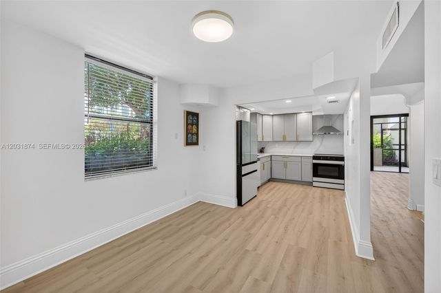 20300 W Country Club Drive 1063, Aventura, FL 33180