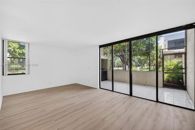 20300 W Country Club Drive 1063, Aventura, FL 33180