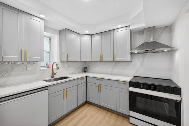 20300 W Country Club Drive 1063, Aventura, FL 33180