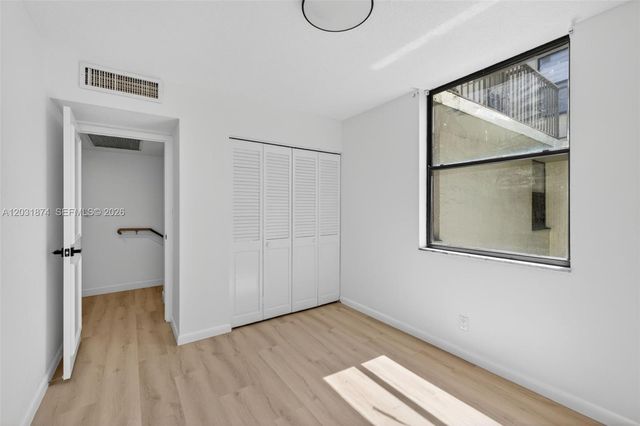 20300 W Country Club Drive 1063, Aventura, FL 33180