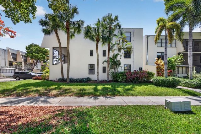 20300 W Country Club Drive 1063, Aventura, FL 33180