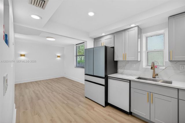 20300 W Country Club Drive 1063, Aventura, FL 33180