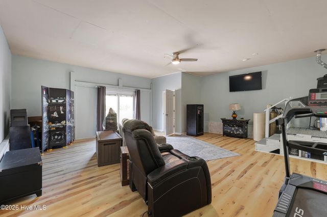 317 Kemper Road, Hampstead, NC 28443