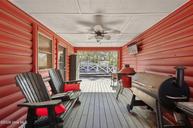 317 Kemper Road, Hampstead, NC 28443