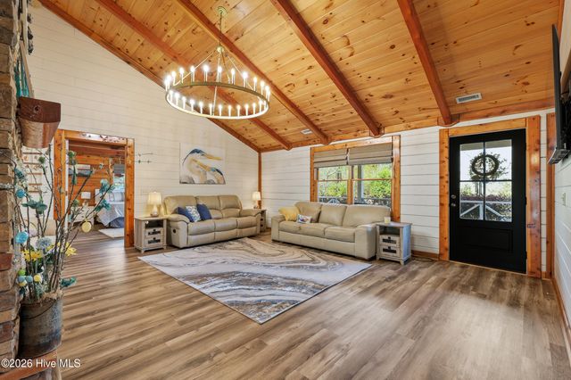 317 Kemper Road, Hampstead, NC 28443