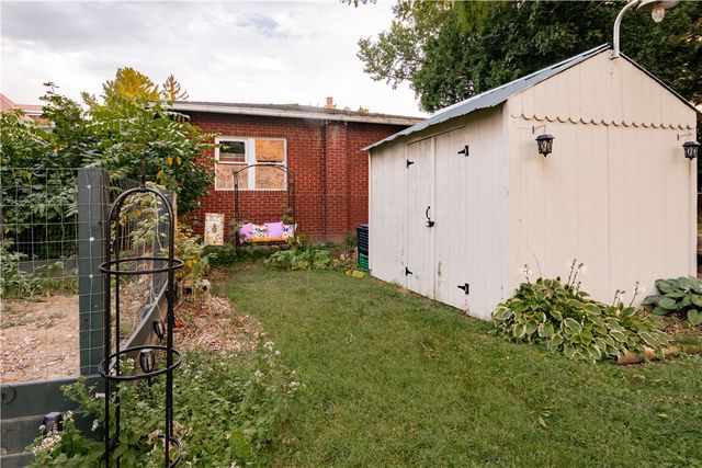 210 E Garfield Ave, New Castle, PA 16105