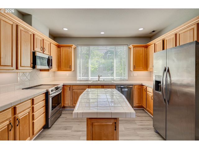 8722 Ne 17TH St, Vancouver, WA 98664