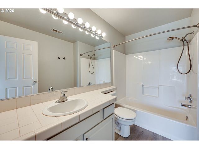 8722 Ne 17TH St, Vancouver, WA 98664