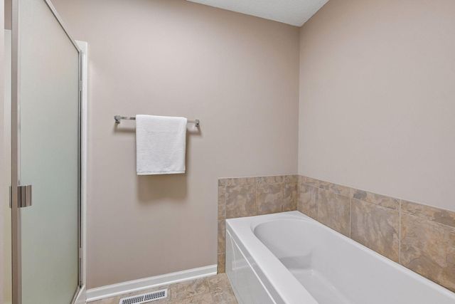 8972 Deer Run Drive, Victoria, MN 55386