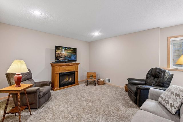 8972 Deer Run Drive, Victoria, MN 55386