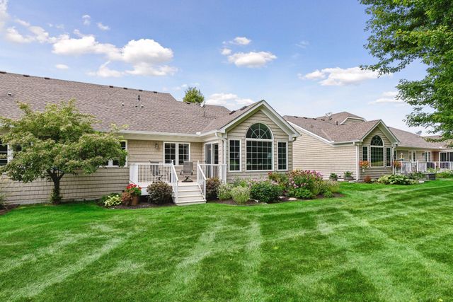 8972 Deer Run Drive, Victoria, MN 55386