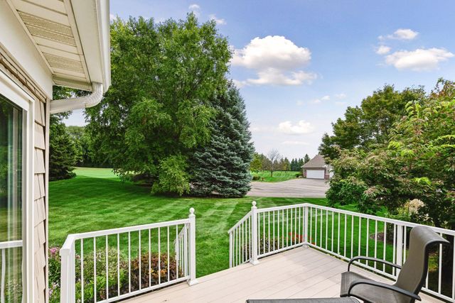 8972 Deer Run Drive, Victoria, MN 55386