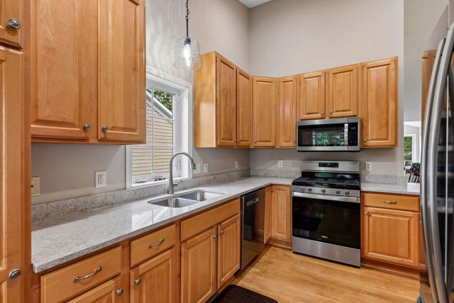 8972 Deer Run Drive, Victoria, MN 55386
