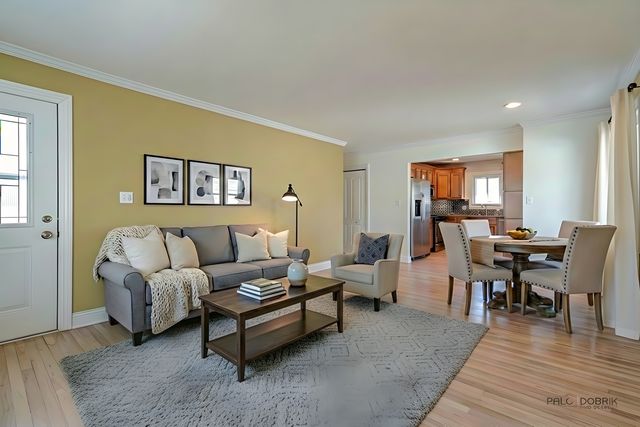 222 Prospect Avenue, Mundelein, IL 60060