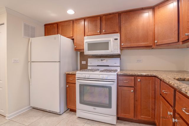 222 Prospect Avenue, Mundelein, IL 60060