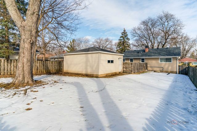 222 Prospect Avenue, Mundelein, IL 60060