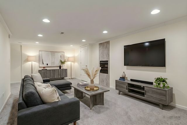 222 Prospect Avenue, Mundelein, IL 60060