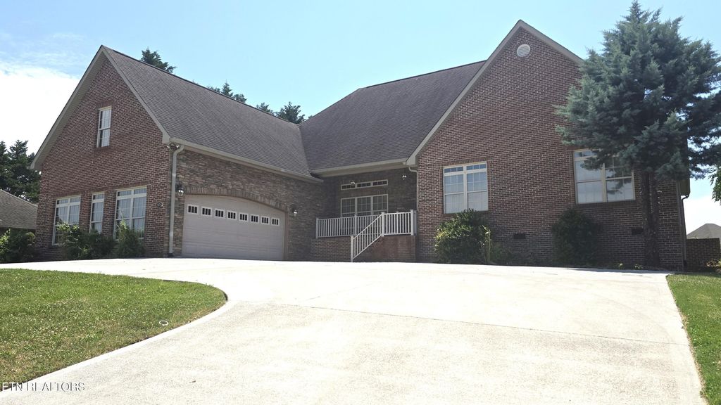 2929 Innisbrook Drive, Maryville, TN 37801