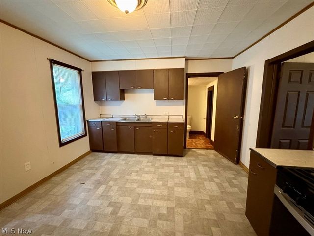 391 E Voris Street, Akron, OH 44311