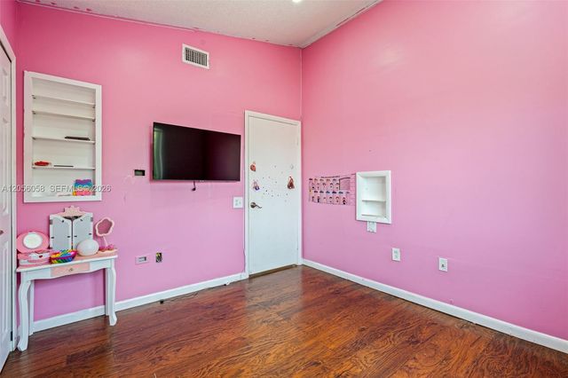 13990 SW 160th Ter, Miami, FL 33177