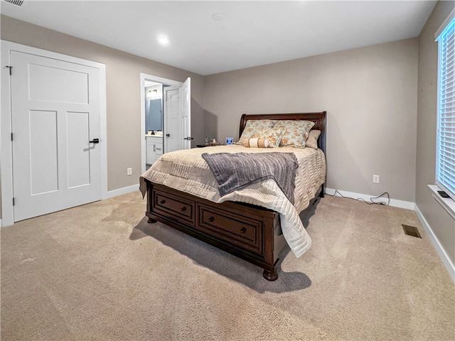 208 Mary Ln, Robinson Twp, PA 15108