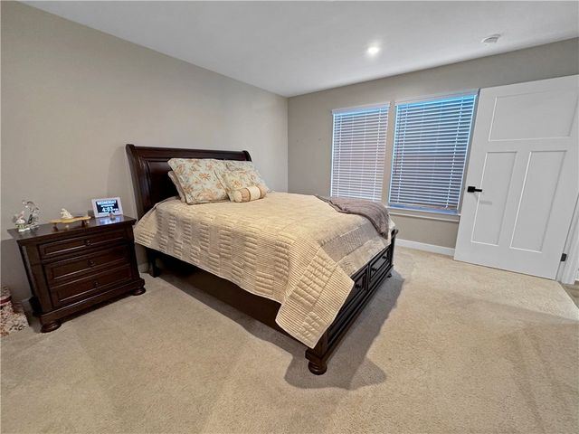 208 Mary Ln, Robinson Twp, PA 15108