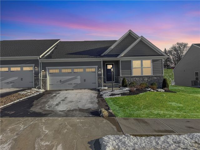 208 Mary Ln, Robinson Twp, PA 15108