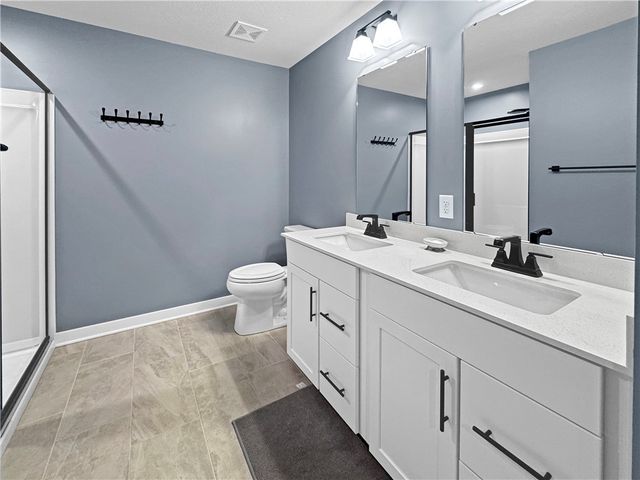 208 Mary Ln, Robinson Twp, PA 15108