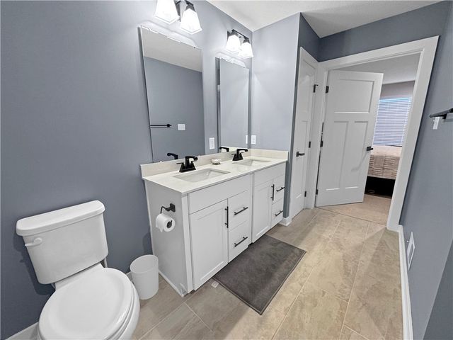 208 Mary Ln, Robinson Twp, PA 15108