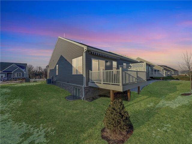 208 Mary Ln, Robinson Twp, PA 15108