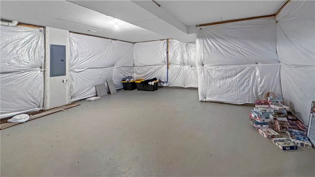 208 Mary Ln, Robinson Twp, PA 15108