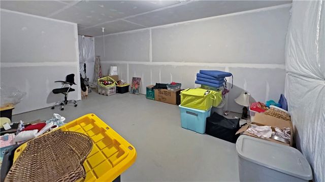 208 Mary Ln, Robinson Twp, PA 15108